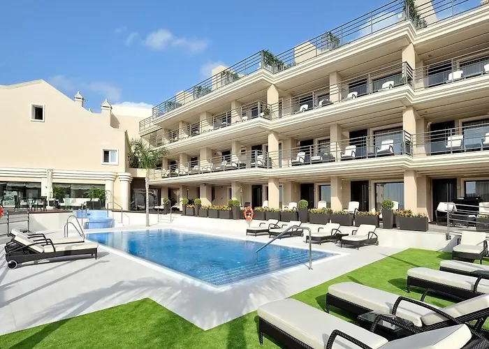 Top-Rated Hotels for Couples in Benalmadena