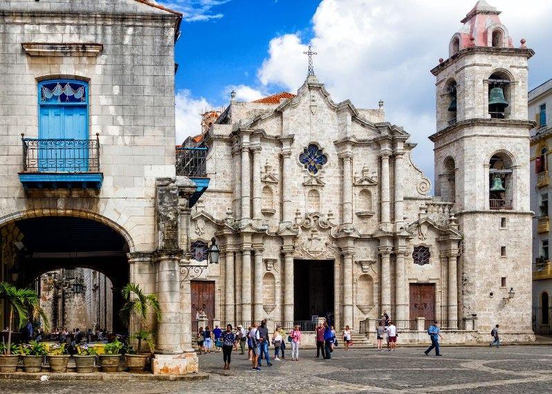 La Cattedrale de L'Avana, in Plaza de la Catedral, Cuba.
©Milosz Maslanka/Shutterstock