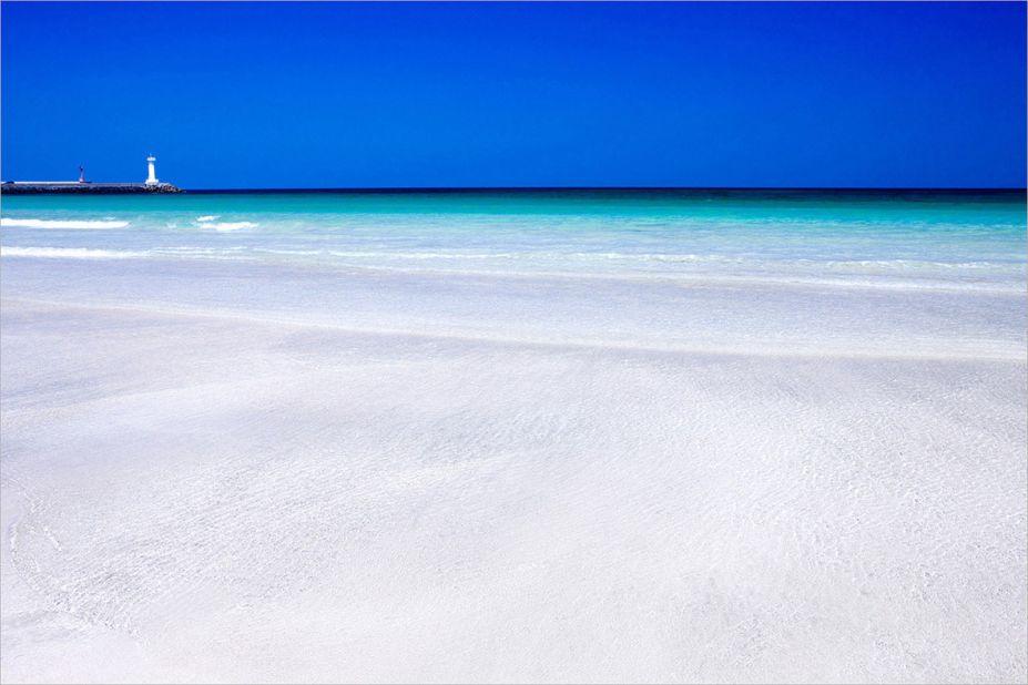 <strong>Sehwa-ri: </strong>Seagulls flock to this small white beach on Jeju Island, especially in winter. ​