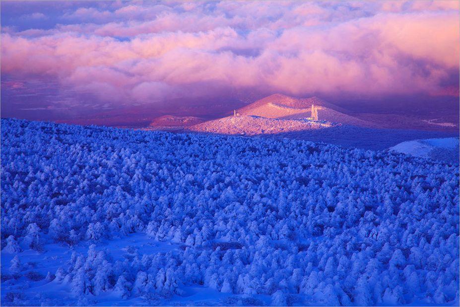 <strong>Halla Mountain: </strong>The highest mountain in South Korea is also Jeju Island's most iconic landmark and home to approximately 4,000 different animal species. The hiking trails are exquisitely developed, but the fickle weather can be daunting and hiking is allowed only during the day.